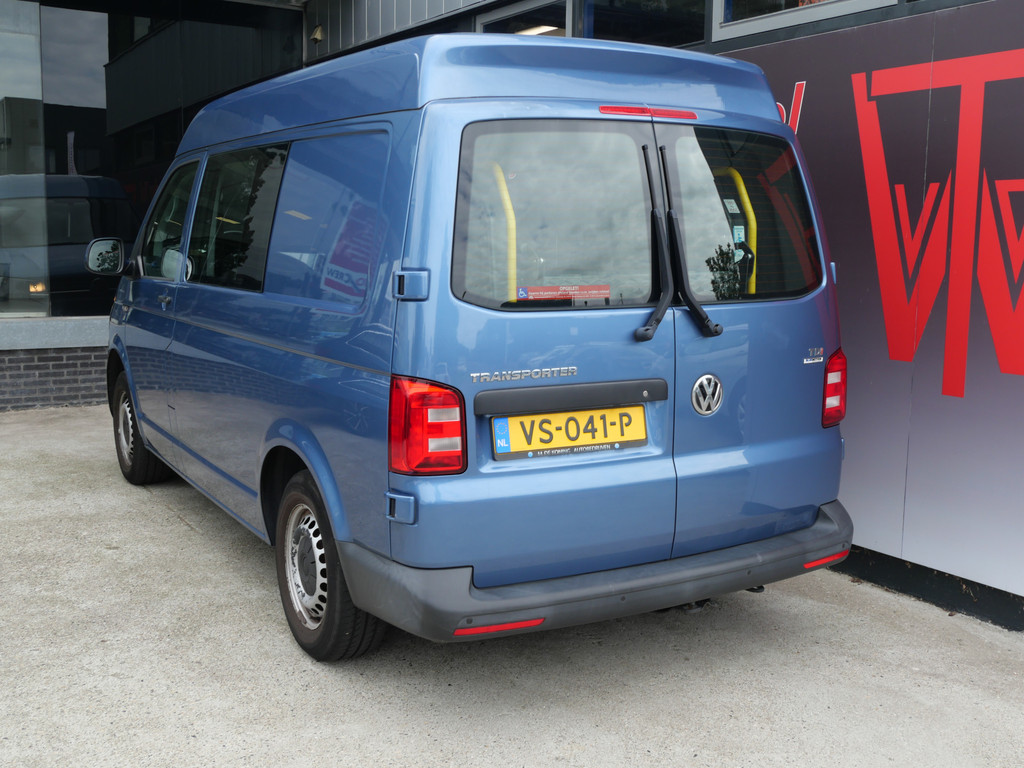 Volkswagen Transporter 2.0 TDI L1H2 TRENDLINE | ROLSTOEL BUS MET LIFT | AUTOMAAT | AIRCO | NL-AUTO!! 54353634-10.jpg | Autobedrijf Wil van der Tol