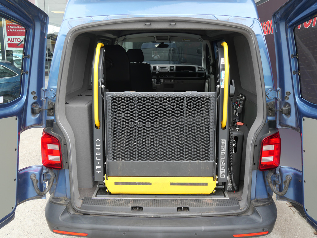 Volkswagen Transporter 2.0 TDI L1H2 TRENDLINE | ROLSTOEL BUS MET LIFT | AUTOMAAT | AIRCO | NL-AUTO!! 54353634-11.jpg | Autobedrijf Wil van der Tol