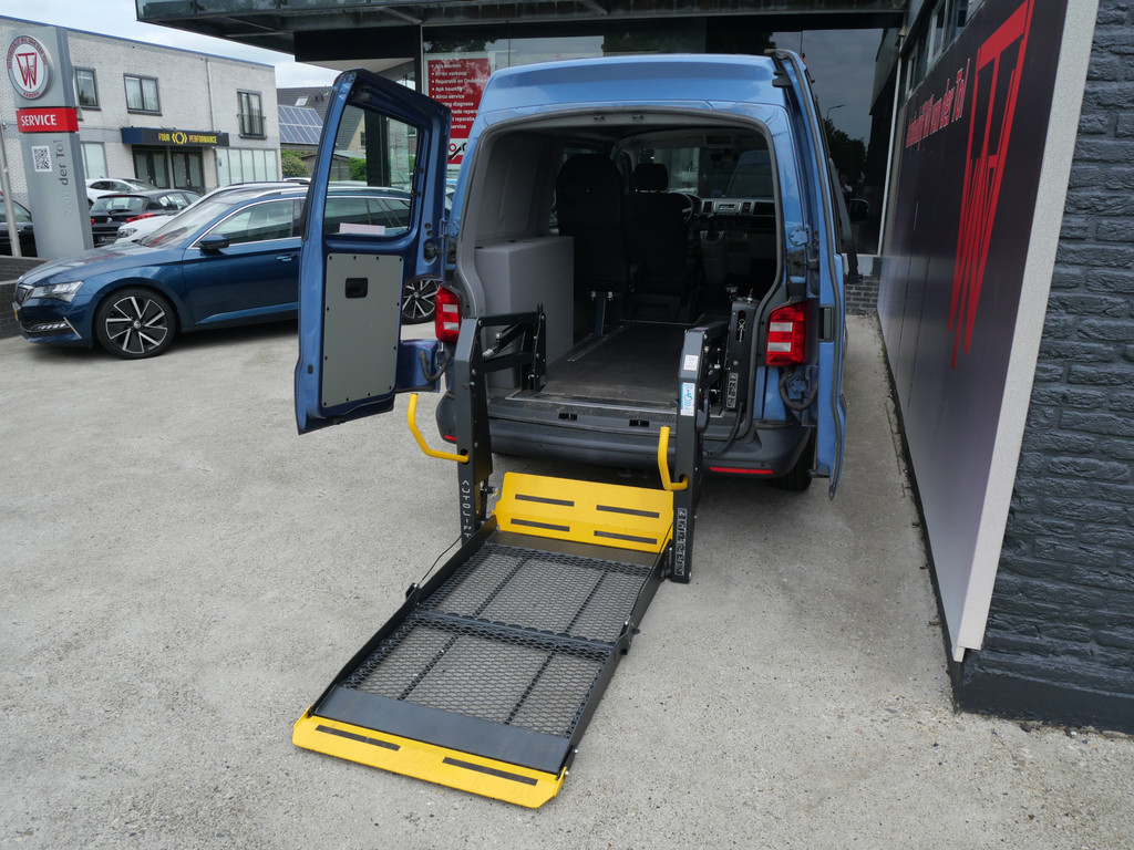 Volkswagen Transporter 2.0 TDI L1H2 TRENDLINE | ROLSTOEL BUS MET LIFT | AUTOMAAT | AIRCO | NL-AUTO!! 54353634-13.jpg | Autobedrijf Wil van der Tol