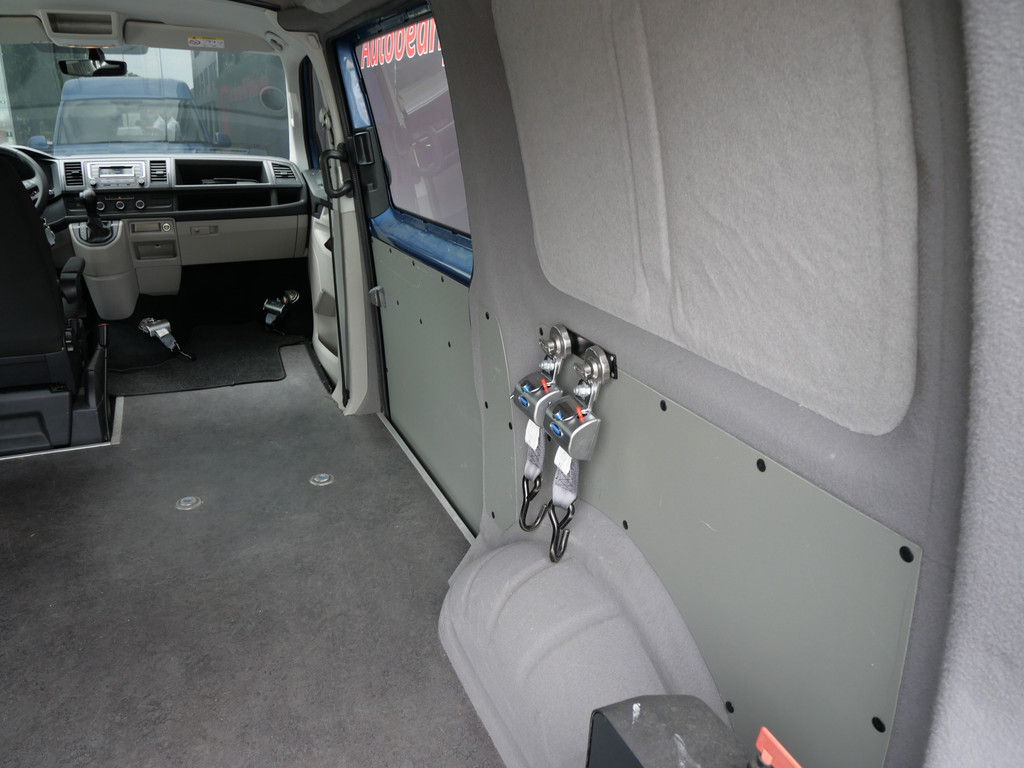 Volkswagen Transporter 2.0 TDI L1H2 TRENDLINE | ROLSTOEL BUS MET LIFT | AUTOMAAT | AIRCO | NL-AUTO!! 54353634-15.jpg | Autobedrijf Wil van der Tol