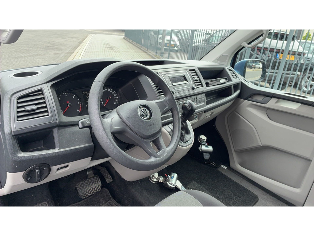Volkswagen Transporter 2.0 TDI L1H2 TRENDLINE | ROLSTOEL BUS MET LIFT | AUTOMAAT | AIRCO | NL-AUTO!! 54353634-8.jpg | Autobedrijf Wil van der Tol