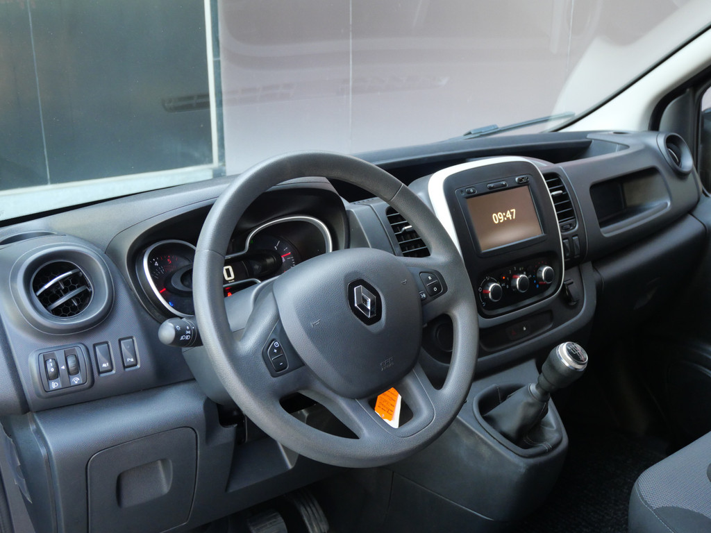 Renault Trafic 2.0 dCi T29 L2H1 WORK EDITION | NAVI | TREKHAAK | CRUISE | LED | 120 PK | EURO 6!! 54805201-10.jpg | Autobedrijf Wil van der Tol