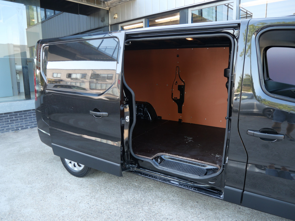 Renault Trafic 2.0 dCi T29 L2H1 WORK EDITION | NAVI | TREKHAAK | CRUISE | LED | 120 PK | EURO 6!! 54805201-5.jpg | Autobedrijf Wil van der Tol