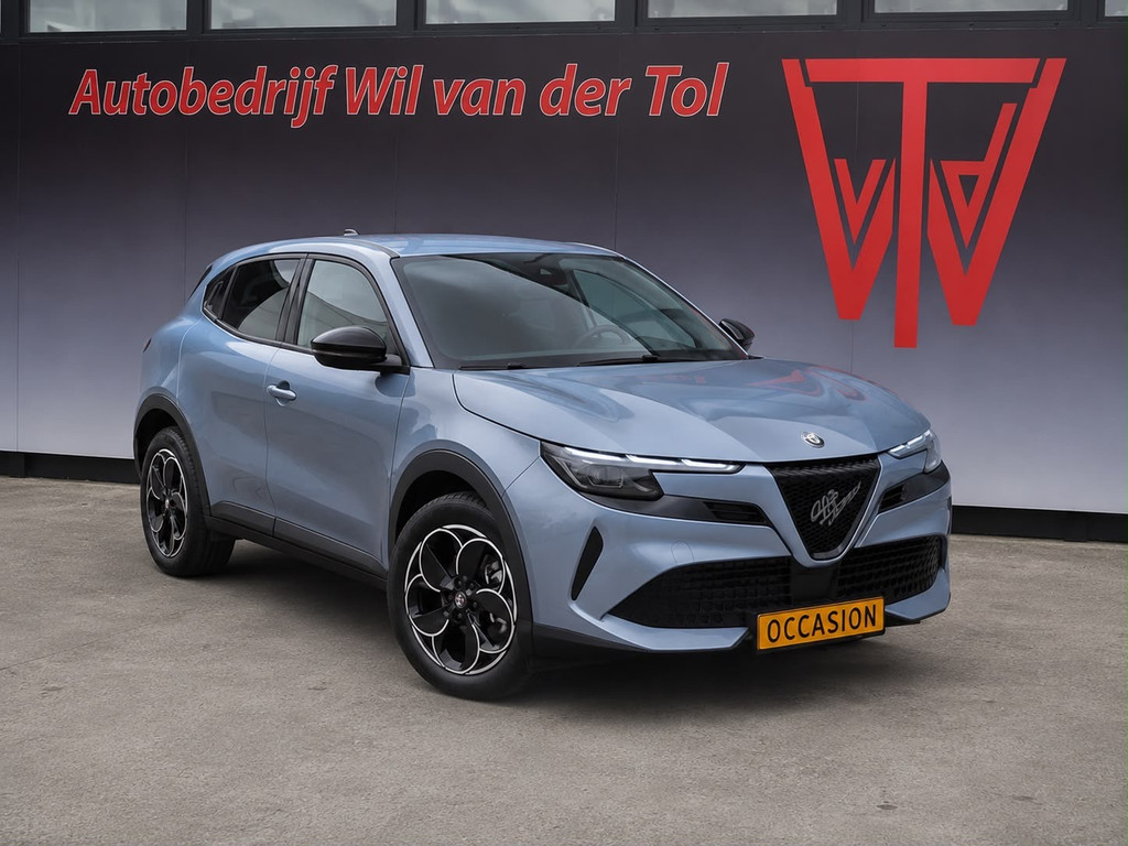 Alfa Romeo Junior Elettrica 54 kWh | SOH 96% | A.C.C. | CARPLAY | KEYLESS | LED | BTW | FABRIEKSGARANTIE 55083096-0.jpg | Autobedrijf Wil van der Tol