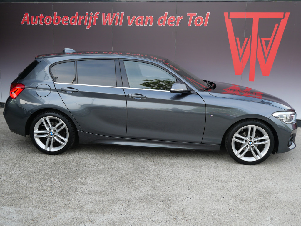 BMW 1 Serie 118i M-SPORT | AUTOMAAT | BREED NAVI | LED | LEER | NL-AUTO!! 55443053-0.jpg | Autobedrijf Wil van der Tol