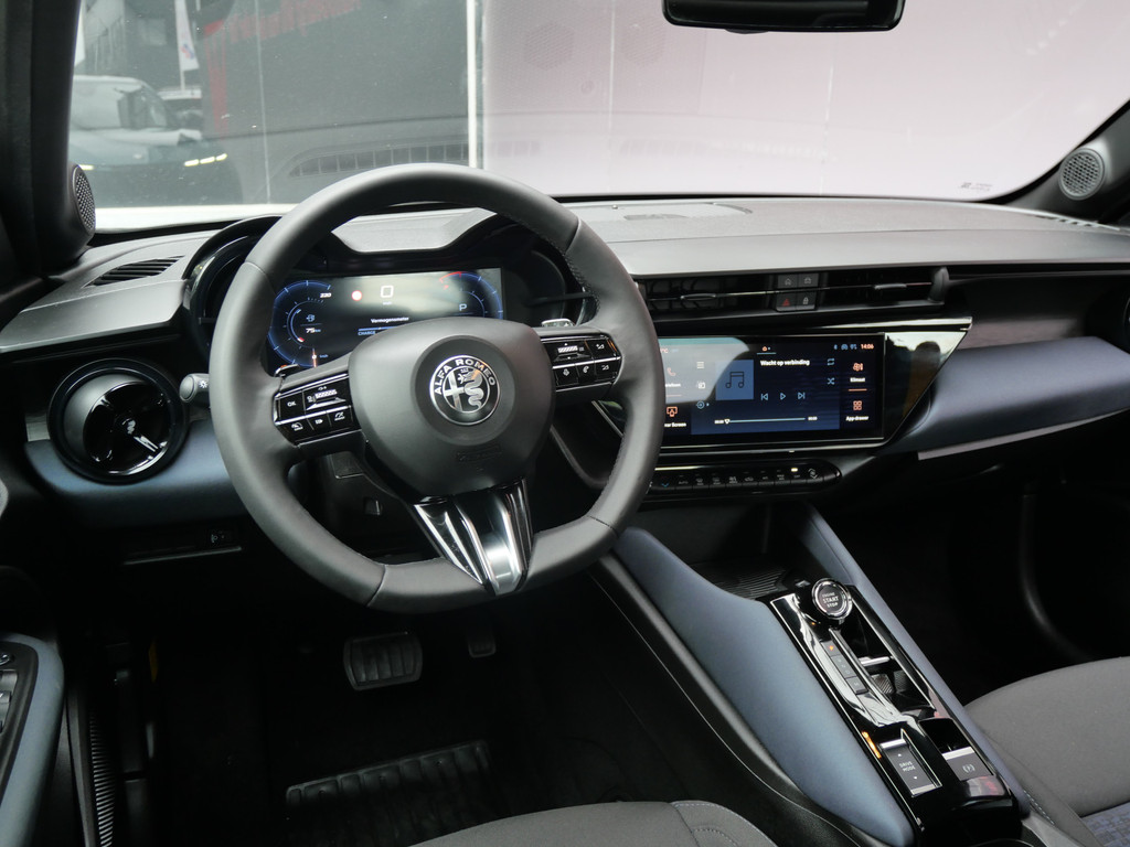 Alfa Romeo Junior 1.2 TURBO HYBRID IBRIDA | ADAPT CRUISE | CARPLAY | BTW | FABRIEKSGARANTIE!! 55964916-11.jpg | Autobedrijf Wil van der Tol