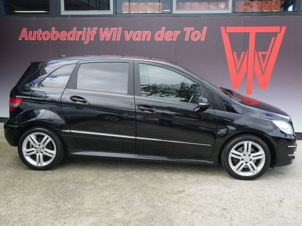 Mercedes-Benz B-Klasse 200 AUTOMAAT | CRUISE | CLIMA | ALL-SEASON | NETJES!! | APK 06-2027!! 56279104-0.jpg | Autobedrijf Wil van der Tol
