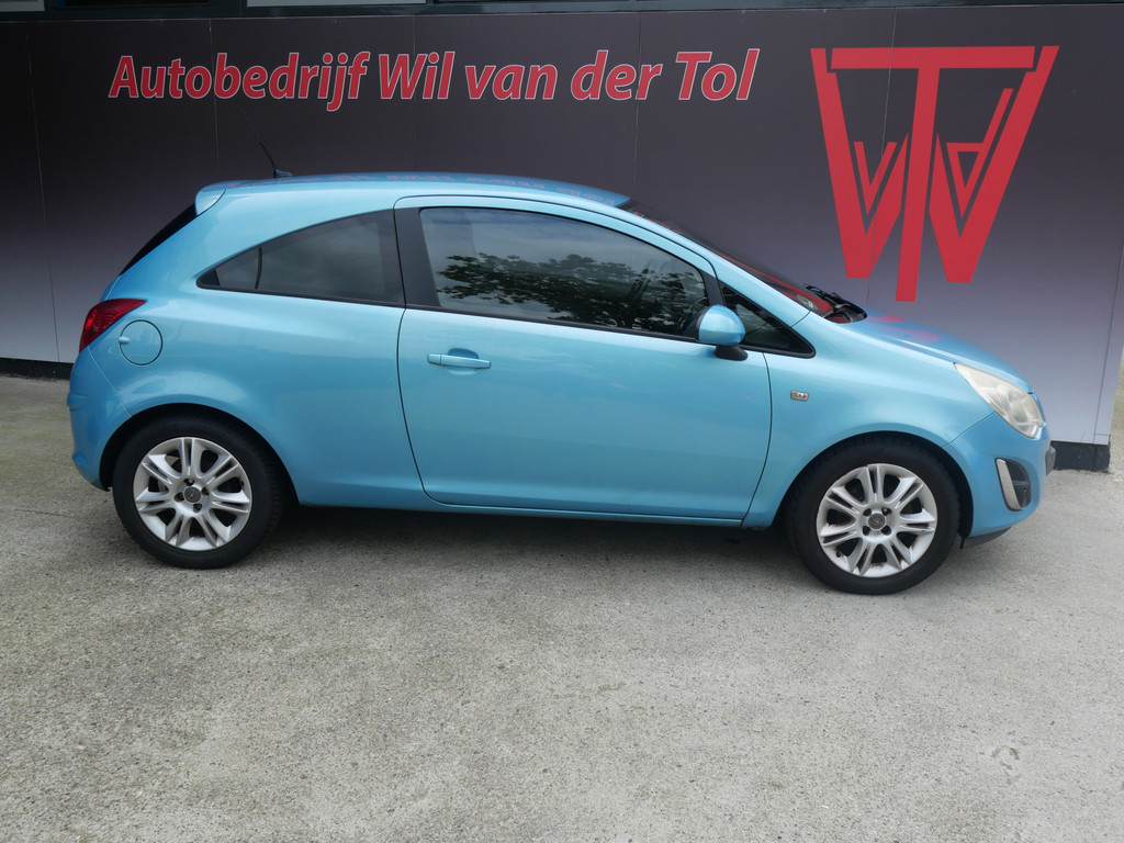 Opel Corsa 1.4 16V COSMO | AIRCO | CRUISE | NAVIGATIE | ALL-SEASON | NIEUWE APK!! 56356868-0.jpg | Autobedrijf Wil van der Tol
