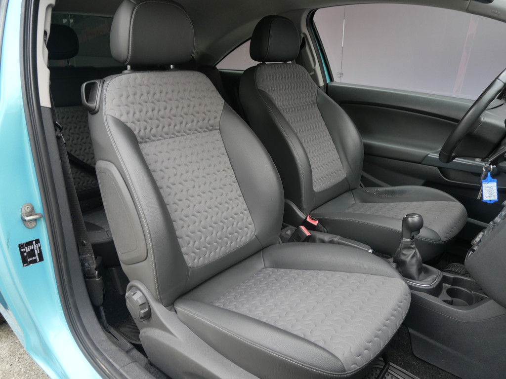 Opel Corsa 1.4 16V COSMO | AIRCO | CRUISE | NAVIGATIE | ALL-SEASON | NIEUWE APK!! 56356868-4.jpg | Autobedrijf Wil van der Tol
