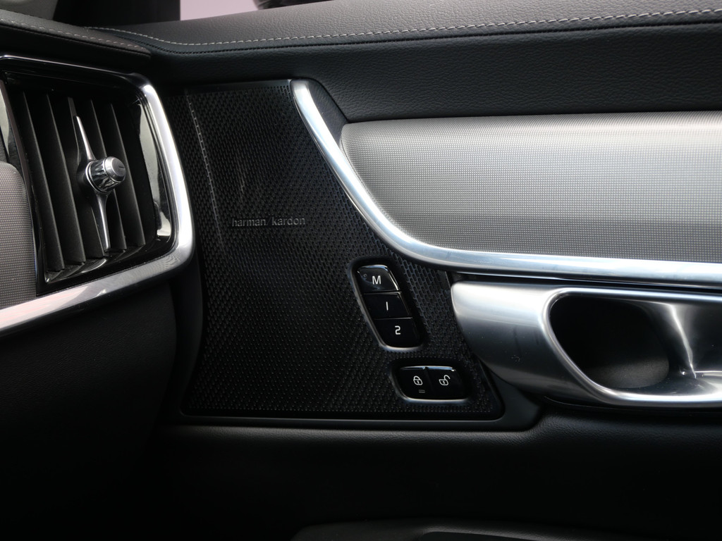 Volvo S90 2.0 T8 AWD PLUS BRIGHT | SOH 100%! | PANORAMA | A.C.C | TREKHAAK | CARPLAY | NL-AUTO!! 56455081-31.jpg | Autobedrijf Wil van der Tol