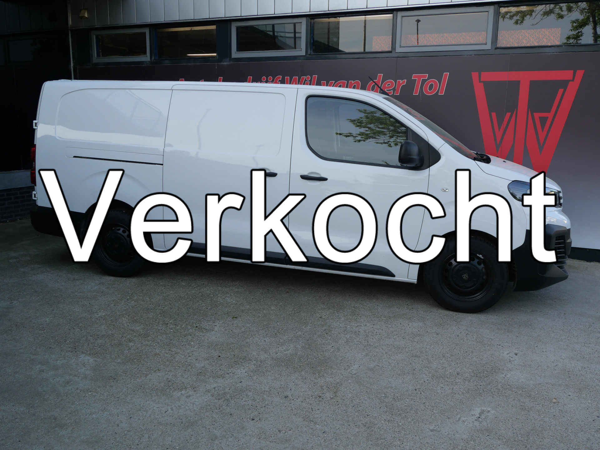 Peugeot Expert 2.0 BlueHDi 145 S&S L3 | AUTOMAAT | STANDKACHEL | TREKHAAK | ALS NIEUW!! 44754899-0.jpg | Autobedrijf Wil van der Tol