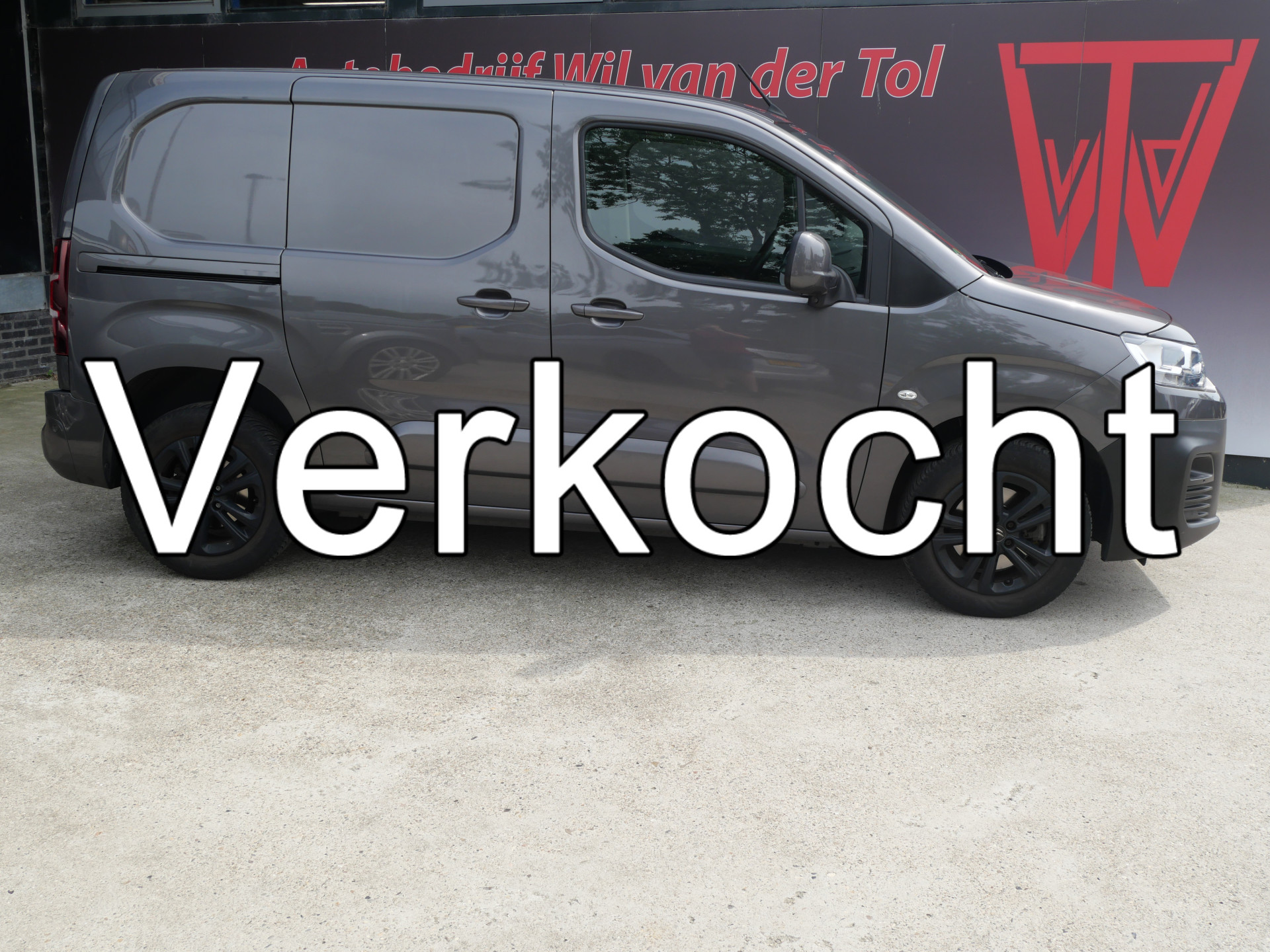 Citroën Berlingo 1.2 BENZINE | 130 PK | AUTOMAAT | GEEN BTW/BPM MARGE AUTO!! | 3-ZITS 46501424-0.jpg | Autobedrijf Wil van der Tol