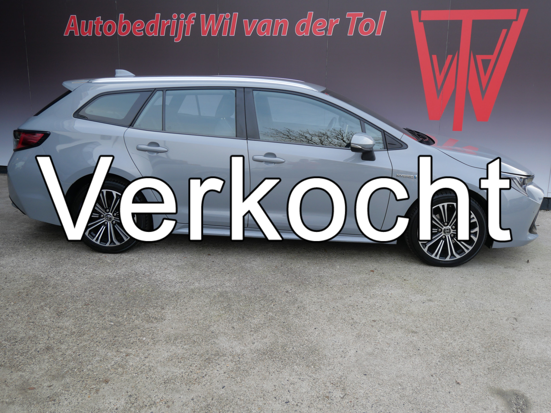 Toyota Corolla Touring Sports 1.8 HYBRID DYNAMIC | A.C.C | CAMERA | H.U.D | TREKHAAK | LED | DEALER O-H!! 49144716-0.jpg | Autobedrijf Wil van der Tol