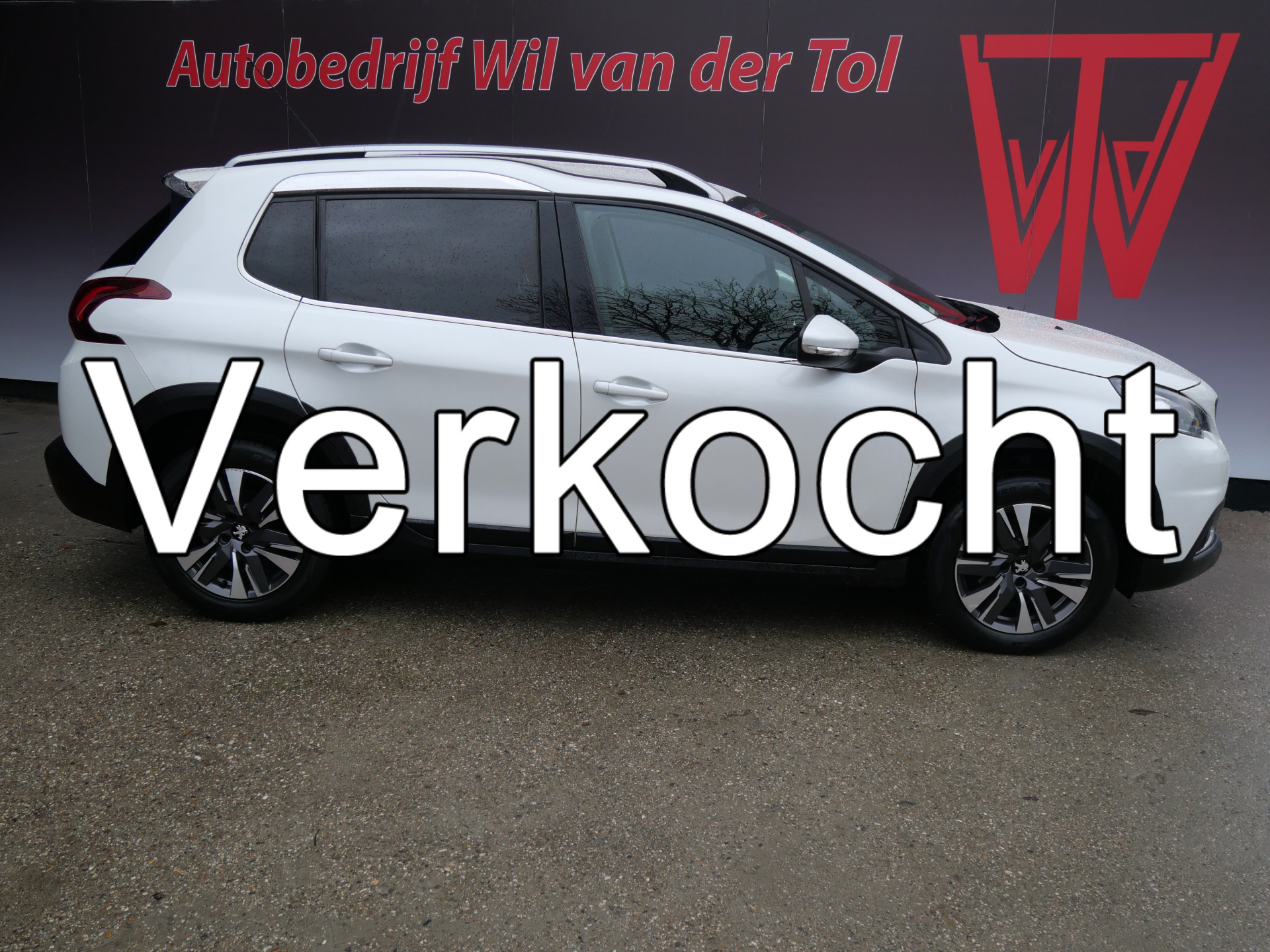 Peugeot 2008 1.2 PureTech Allure | RIEM V.V. | TREKHAAK | CAMERA | CLIMA | 110 PK!! 49360745-0.jpg | Autobedrijf Wil van der Tol