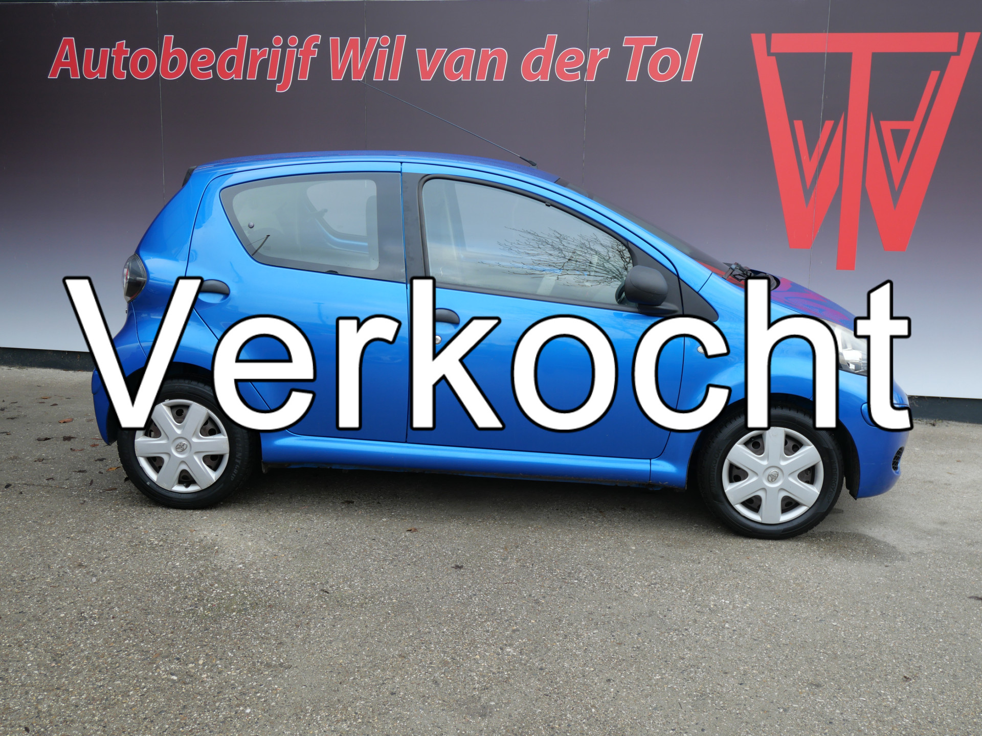 Toyota Aygo 1.0 12V ACCESS | 5-DRS | AIRCO | TREKHAAK | 1e EIGENARESSE | APK 07-2026!! 49420826-0.jpg | Autobedrijf Wil van der Tol