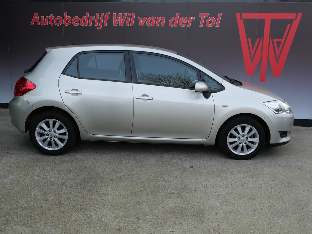 Toyota Auris 1.6 16V LUNA | AUTOMAAT | 5-DRS | NAVIGATIE | NL-AUTO | NIEUWE APK!! 51852679-0.jpg | Autobedrijf Wil van der Tol